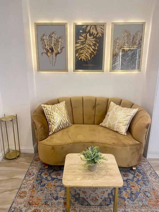 Makati Isabela Luxury Appartement Manilla Buitenkant foto