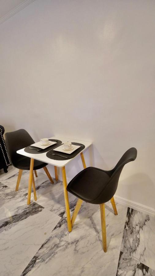 Makati Isabela Luxury Appartement Manilla Buitenkant foto