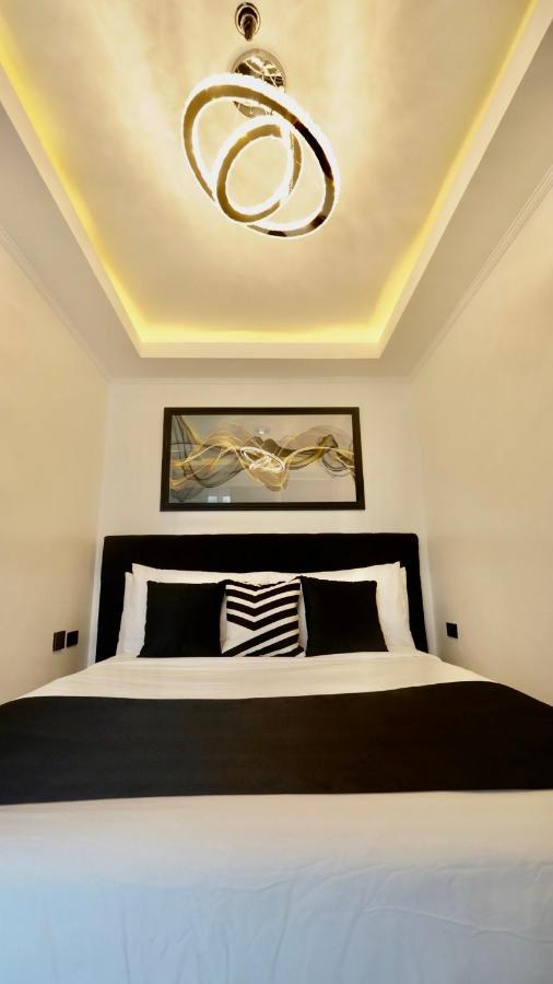 Makati Isabela Luxury Appartement Manilla Buitenkant foto